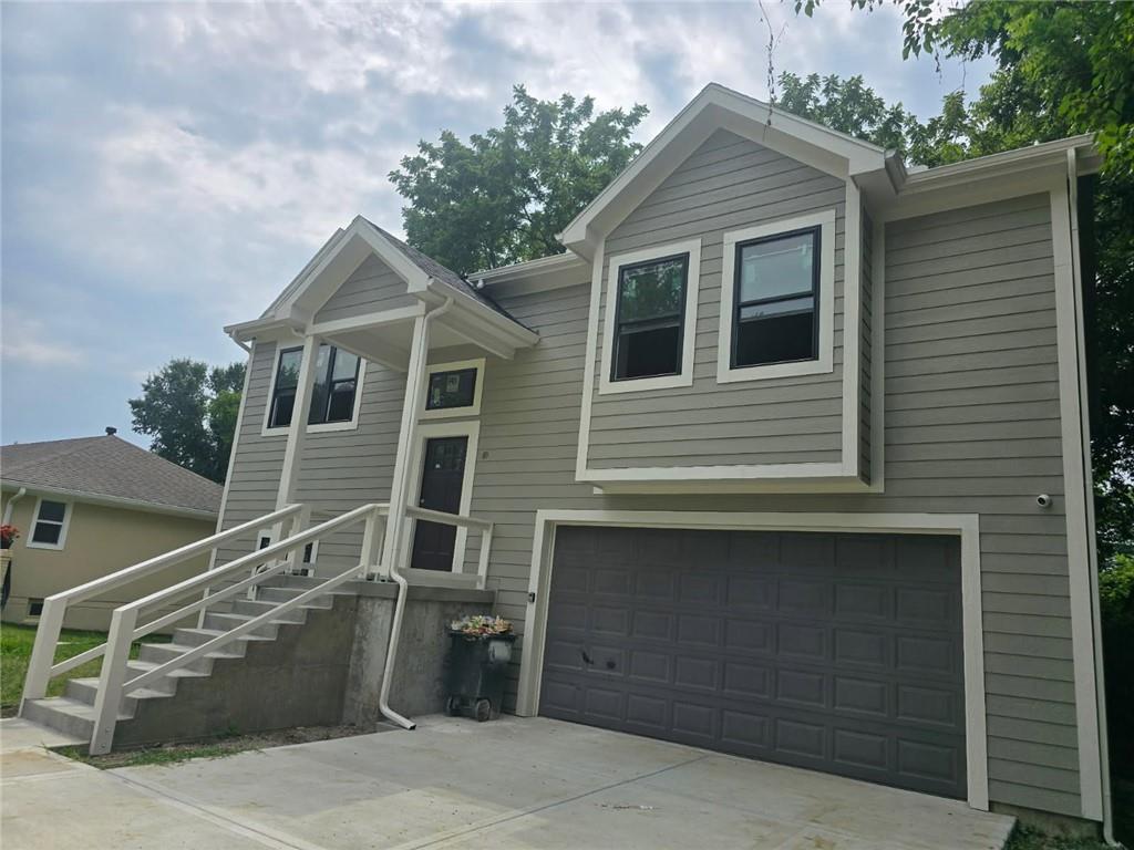722 N 62nd Place Property Photo 1