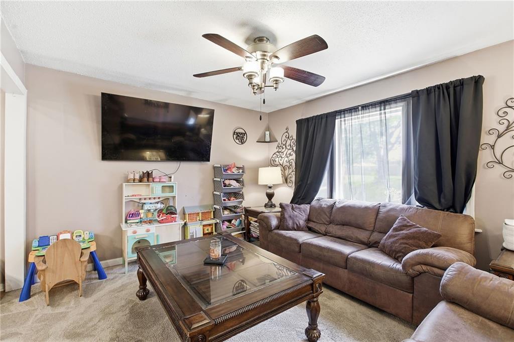326 Gregory Drive Property Photo 6
