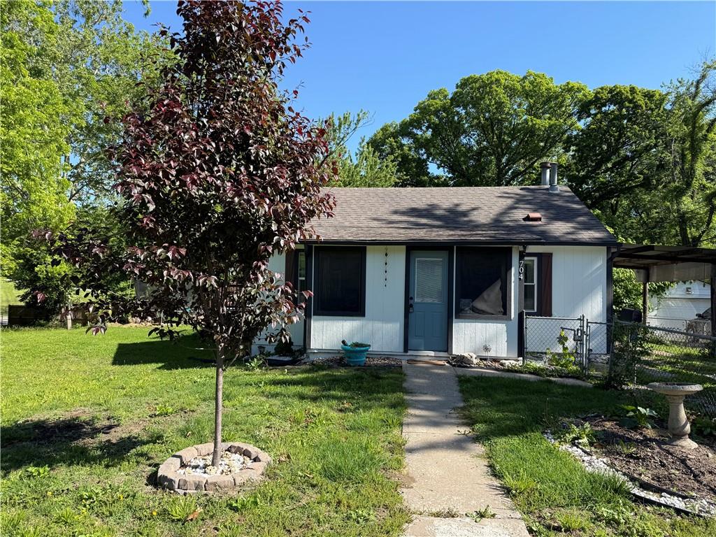 704 E Hayward Avenue Property Photo 1