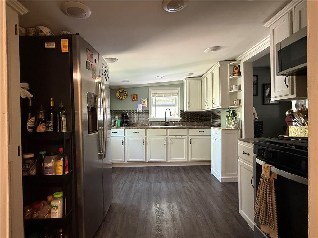704 E Hayward Avenue Property Photo 11