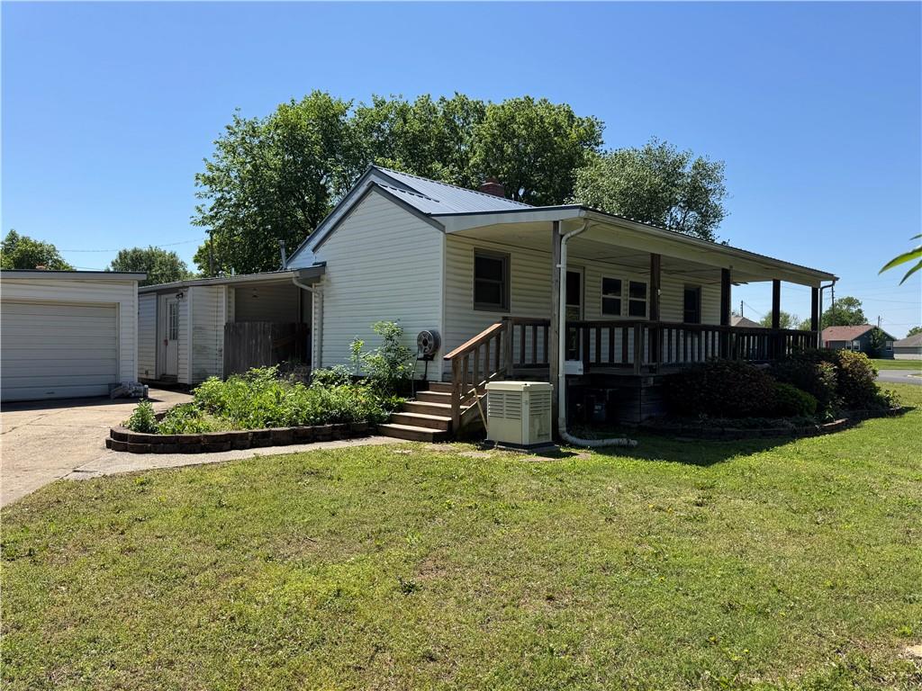 489 Fieldcrest Drive Property Photo 2