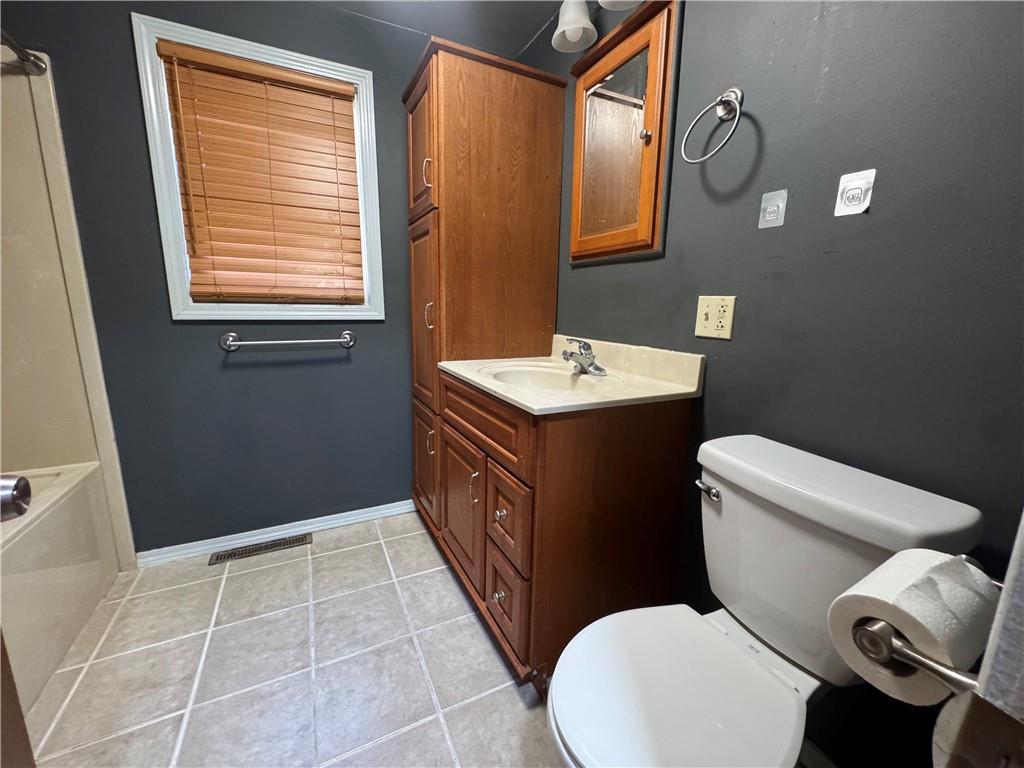 489 Fieldcrest Drive Property Photo 11