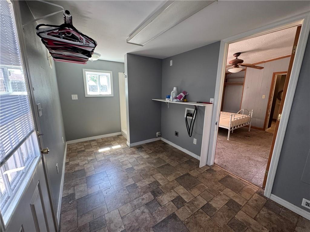 489 Fieldcrest Drive Property Photo 15