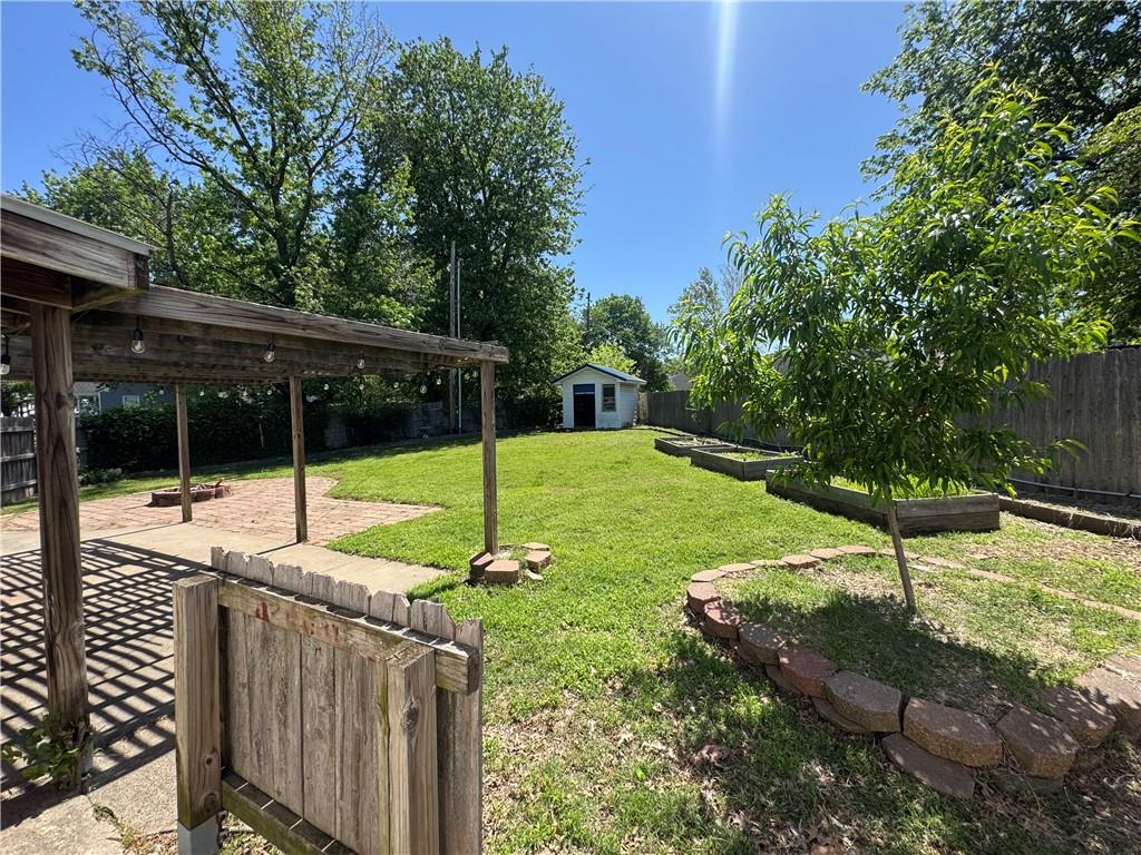 489 Fieldcrest Drive Property Photo 17