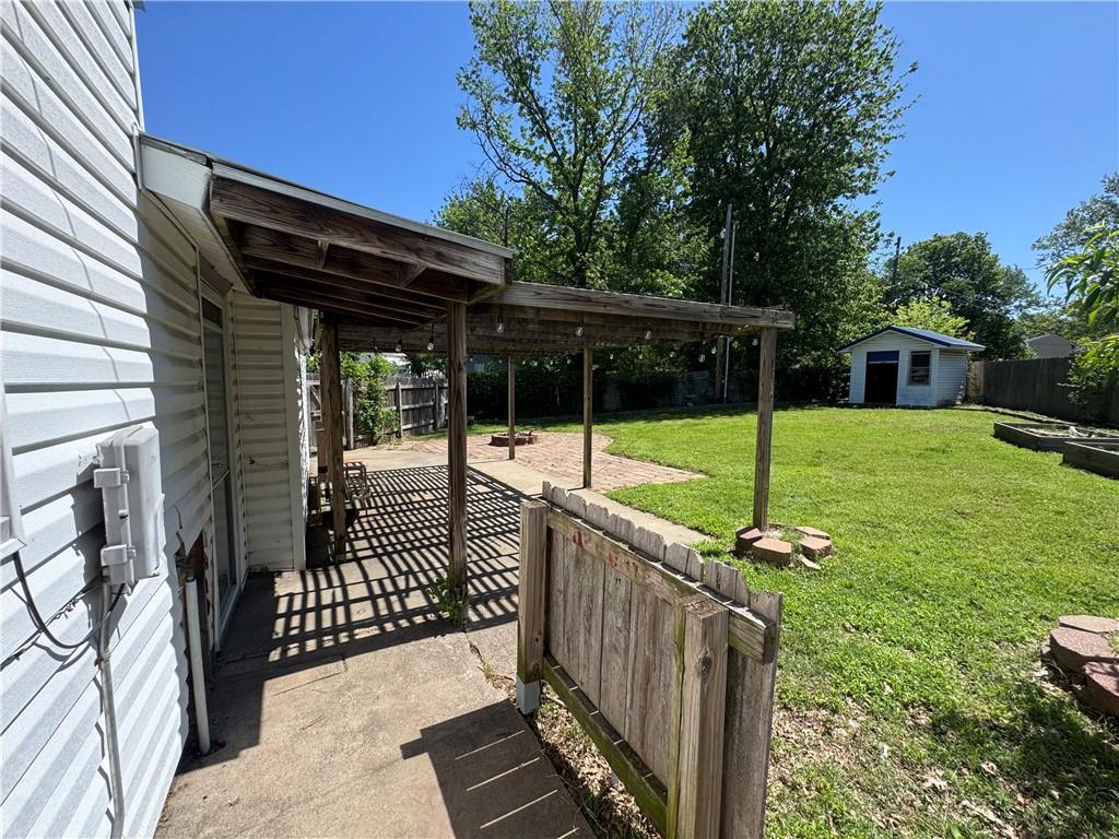 489 Fieldcrest Drive Property Photo 18