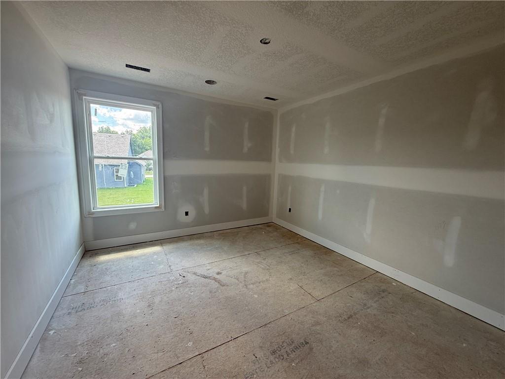 2340 Foxtail Drive Property Photo 4