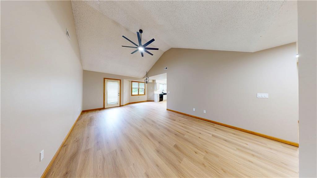 2908 Meadow Drive Property Photo 4