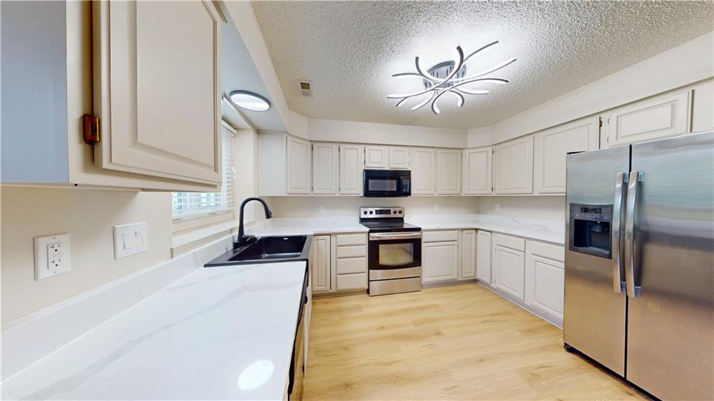 2908 Meadow Drive Property Photo 7