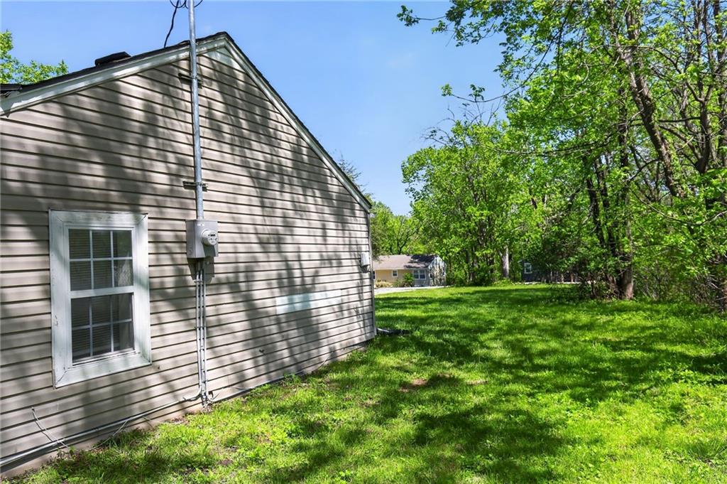 8318 Pershing Road Property Photo 3