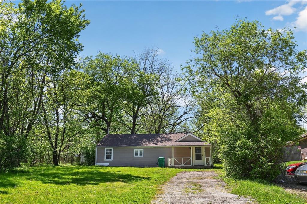 8318 Pershing Road Property Photo 5