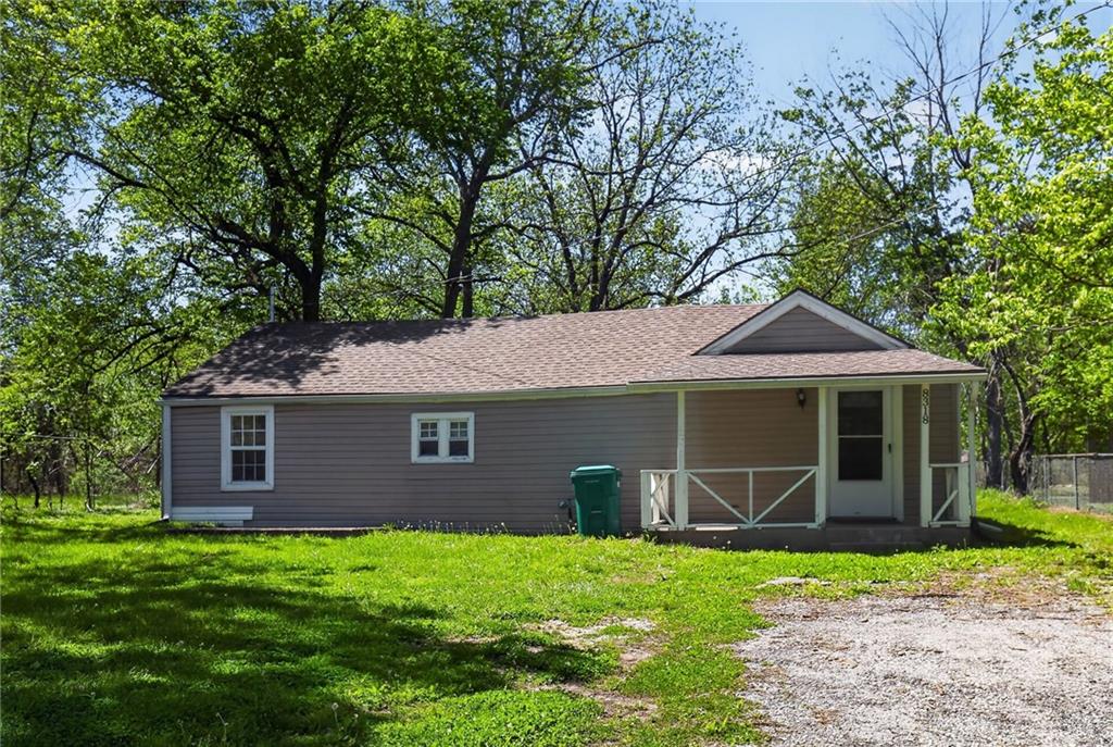 8318 Pershing Road Property Photo 7