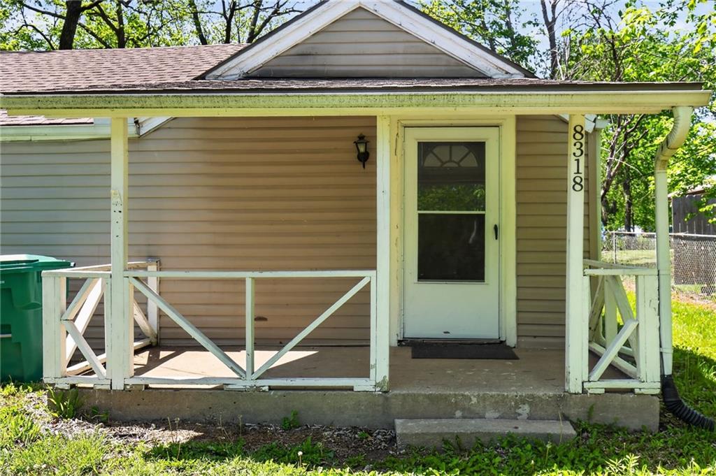8318 Pershing Road Property Photo 9