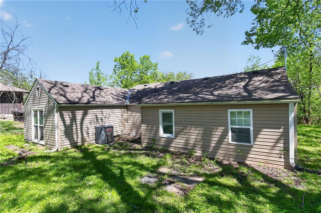 8318 Pershing Road Property Photo 10