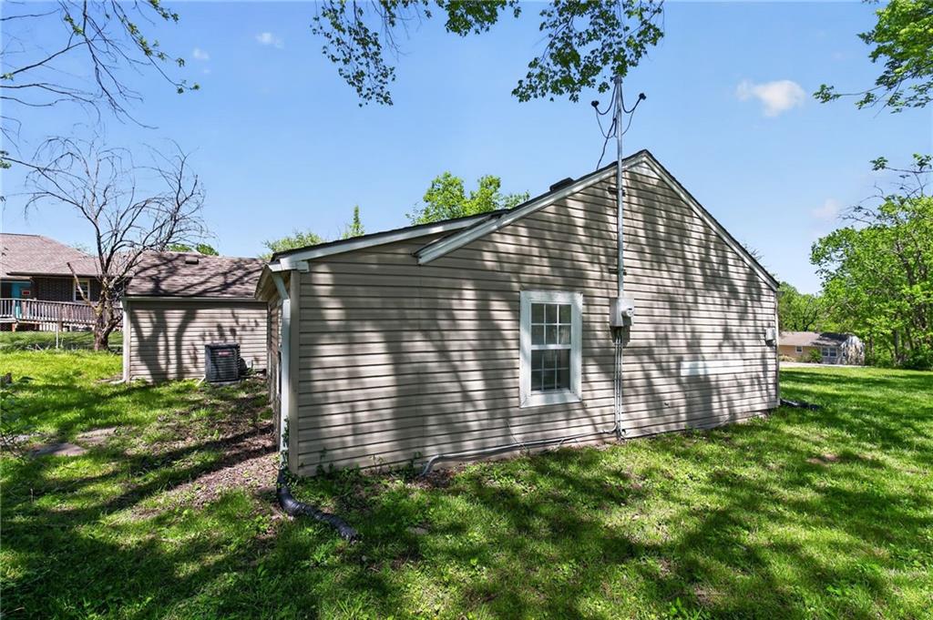8318 Pershing Road Property Photo 11