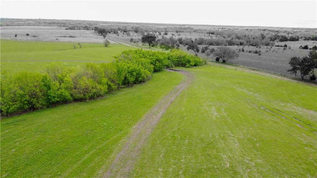 22285 Nw 1400th Road Property Photo 3