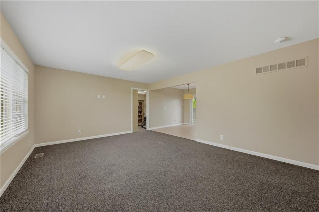 2450 Lowenstein Drive Property Photo 7