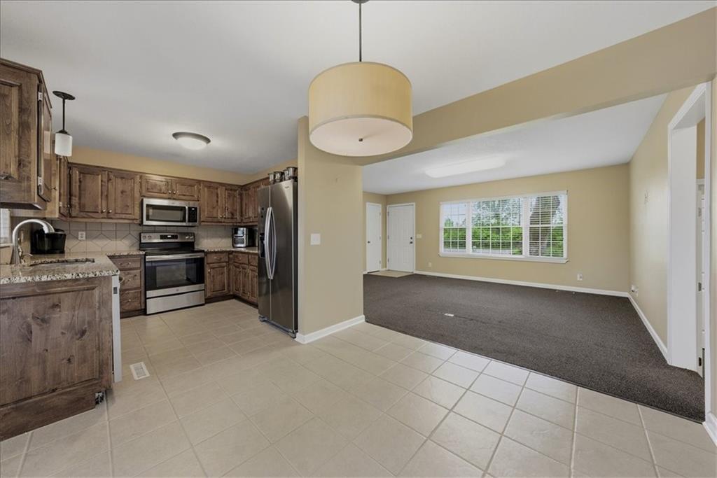 2450 Lowenstein Drive Property Photo 10