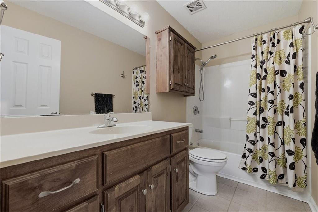 2450 Lowenstein Drive Property Photo 16