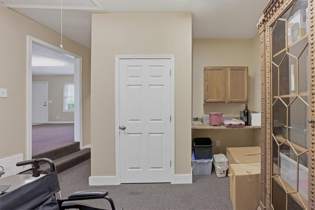 2450 Lowenstein Drive Property Photo 21