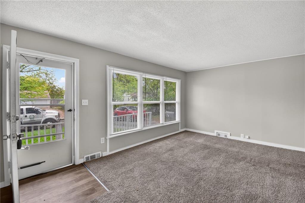 11400 Sycamore Terrace Property Photo 7