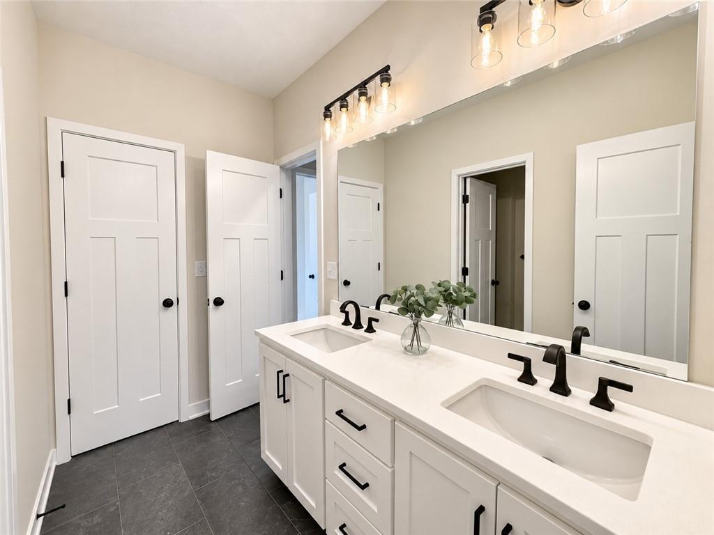 2609 Ne Crestview Street Property Photo 45