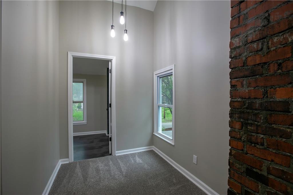 300 Se 1st Street Property Photo 19
