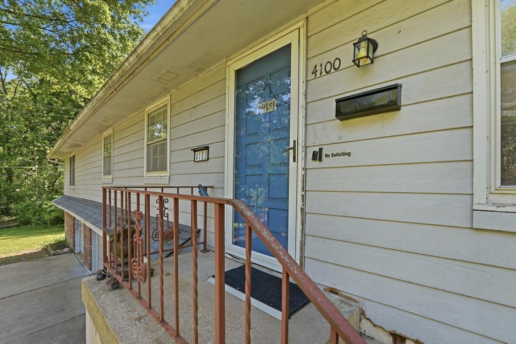 4100 S Coventry Drive Property Photo 4