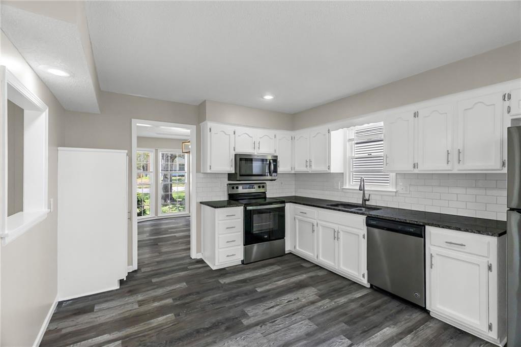 6939 Widmer Road Property Photo 8