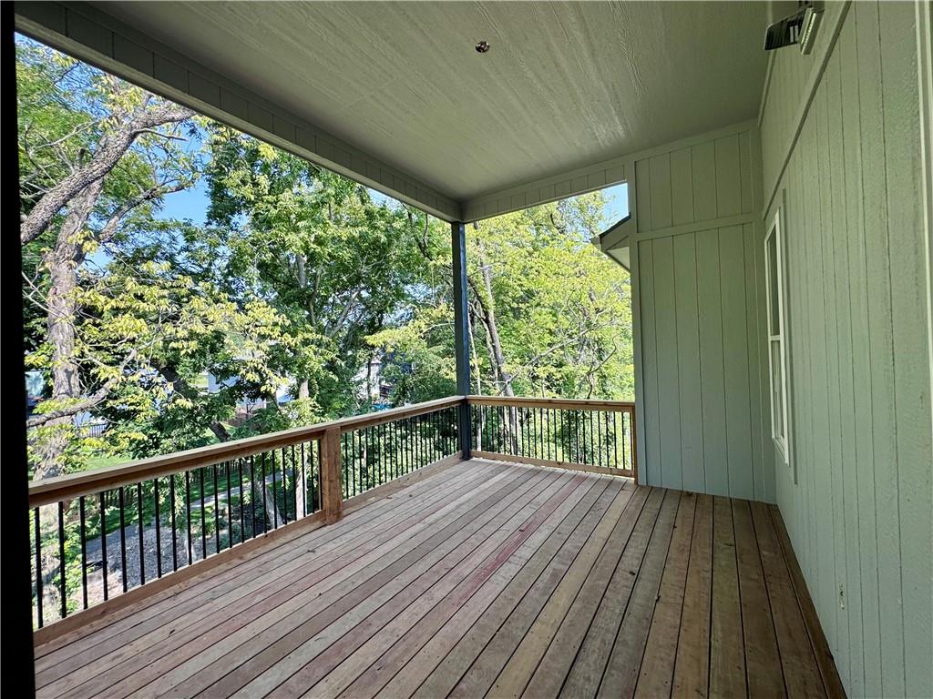 8638 Eagle Creek Drive Property Photo 4