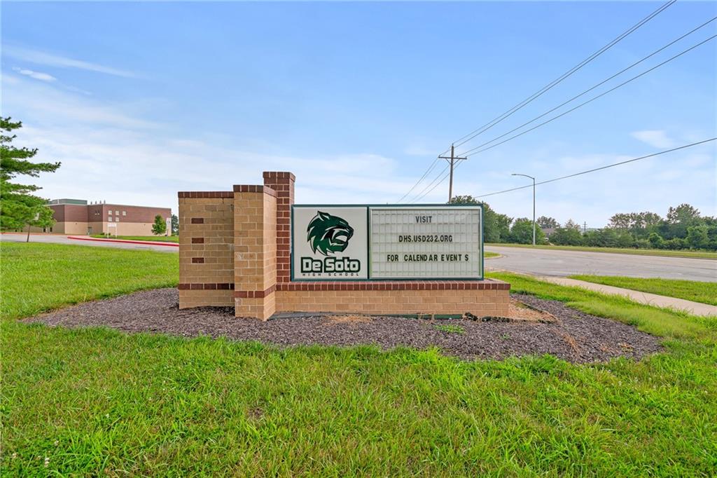 8638 Eagle Creek Drive Property Photo 26