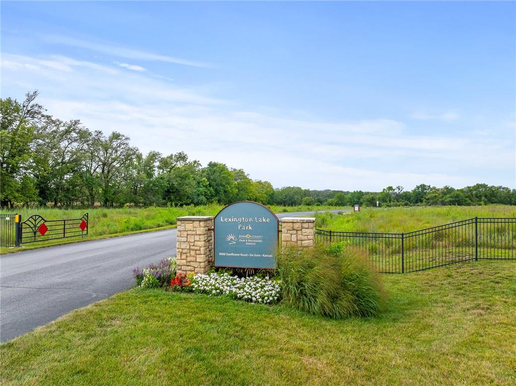 8638 Eagle Creek Drive Property Photo 27
