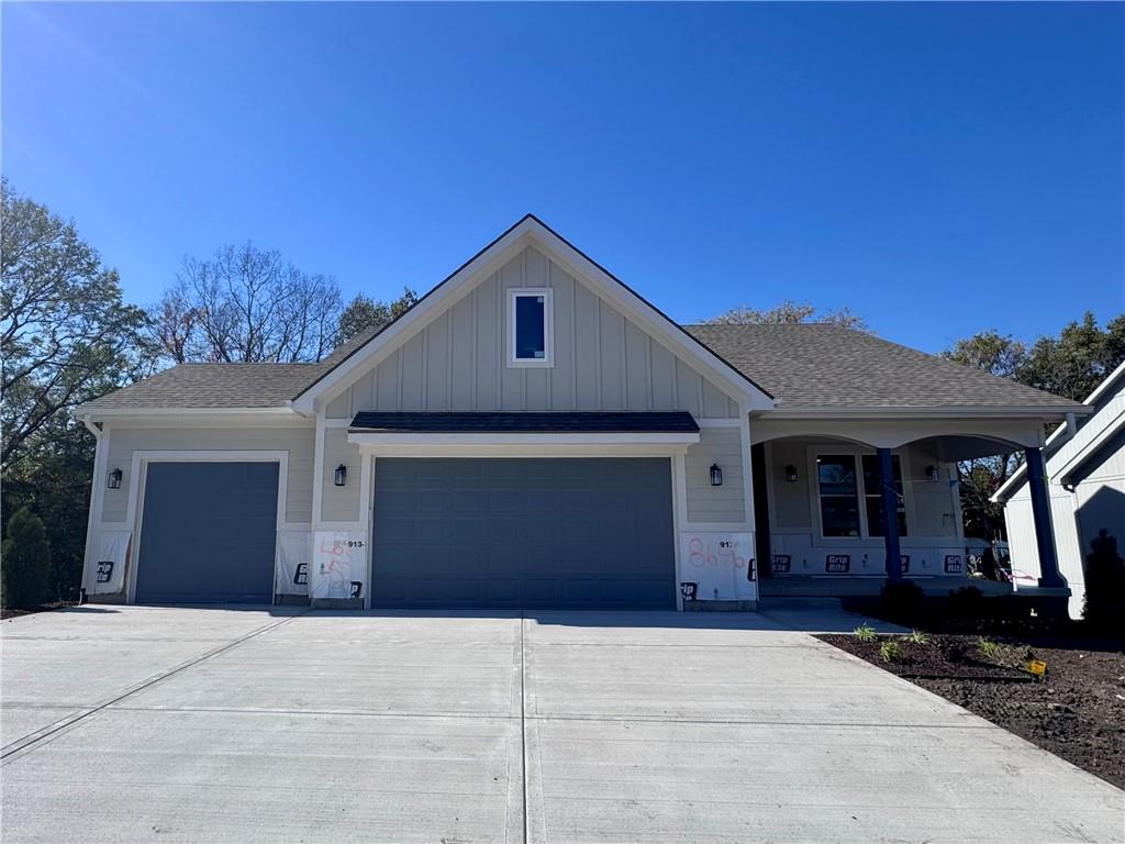 8646 Eagle Creek Drive Property Photo 1