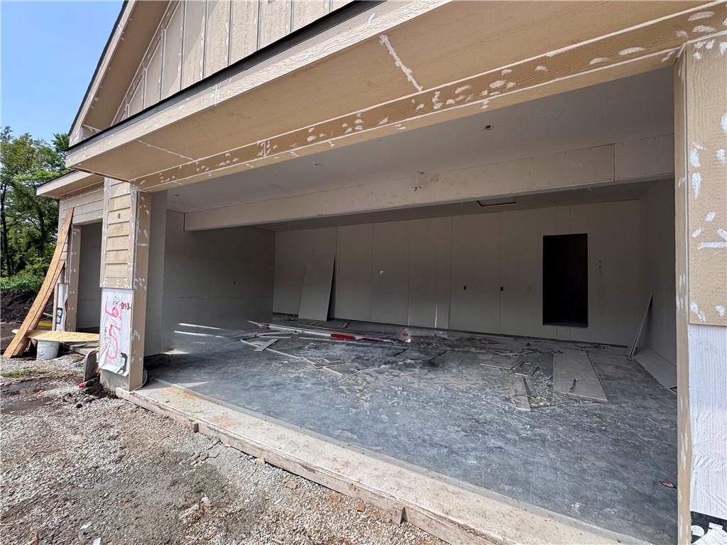 8646 Eagle Creek Drive Property Photo 5