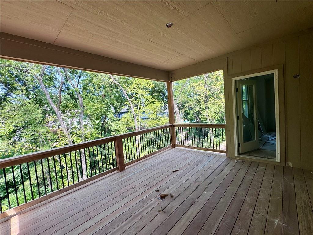 8646 Eagle Creek Drive Property Photo 6