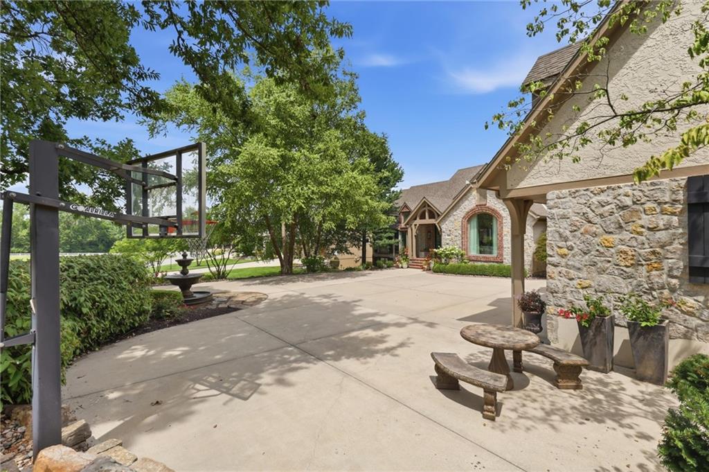 206 South Shore Drive Property Photo 6