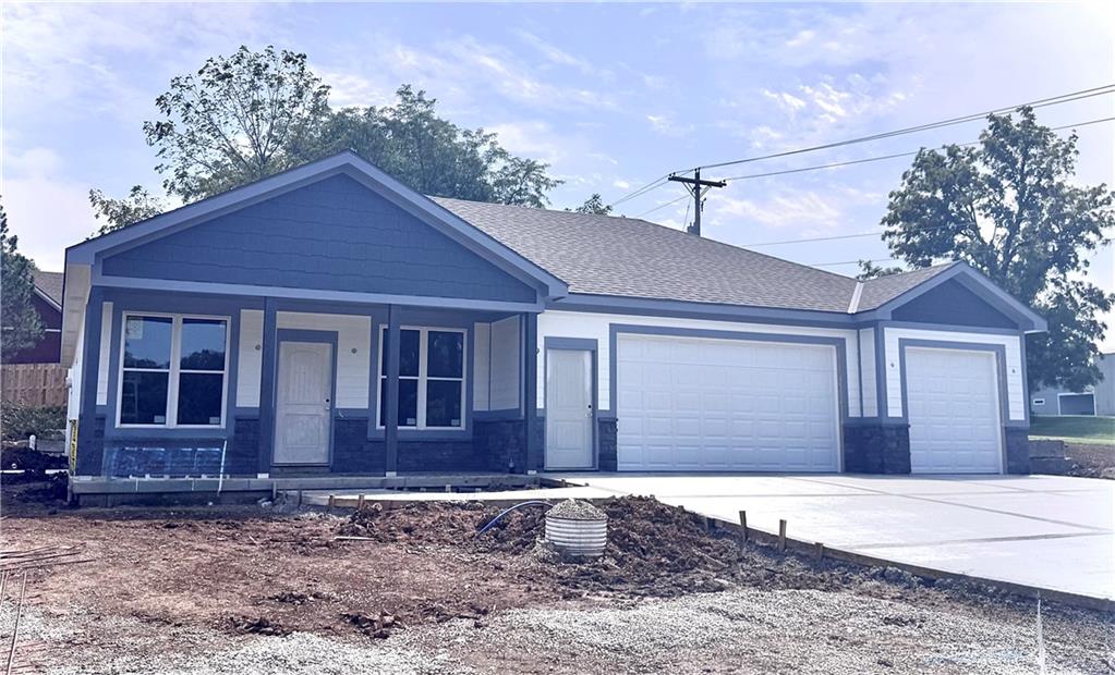8675 Eagle Creek Drive Property Photo 1