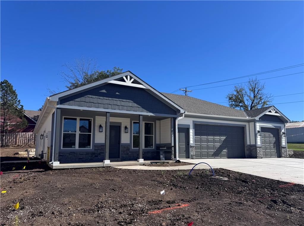 8675 Eagle Creek Drive Property Photo 1