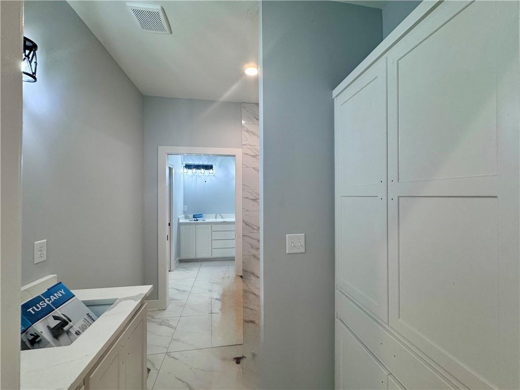 8675 Eagle Creek Drive Property Photo 13
