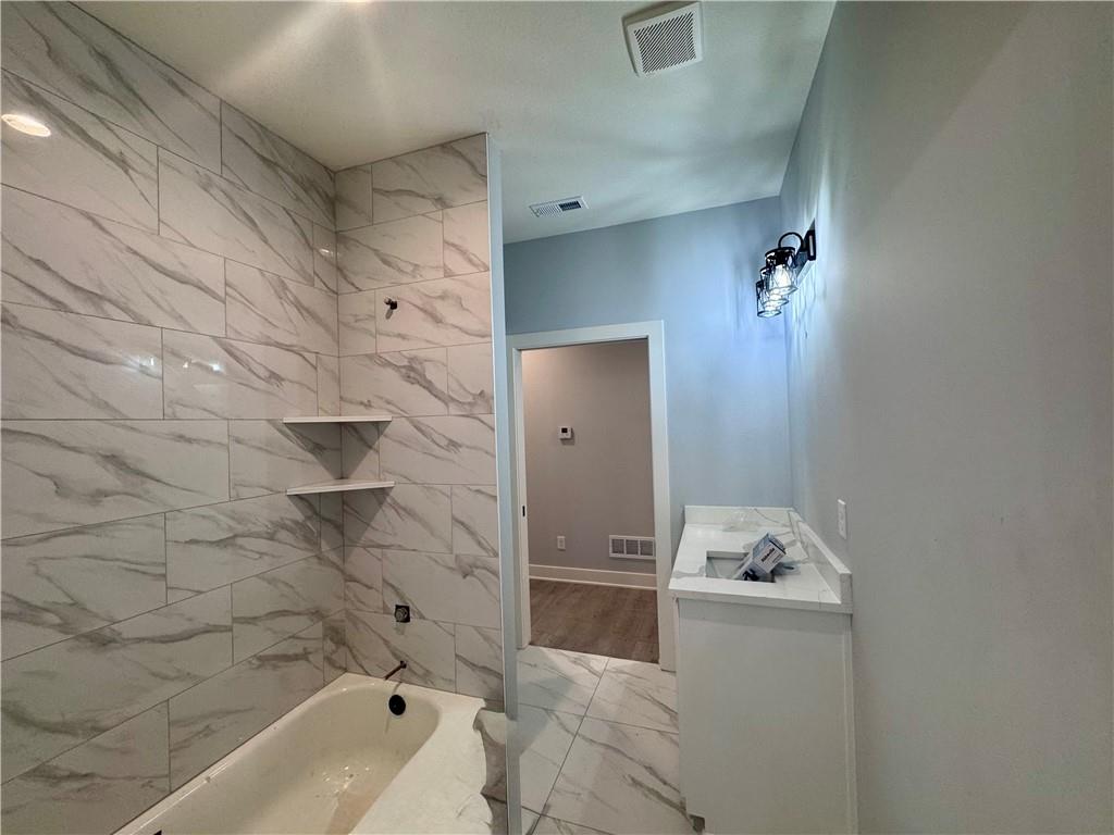8675 Eagle Creek Drive Property Photo 14