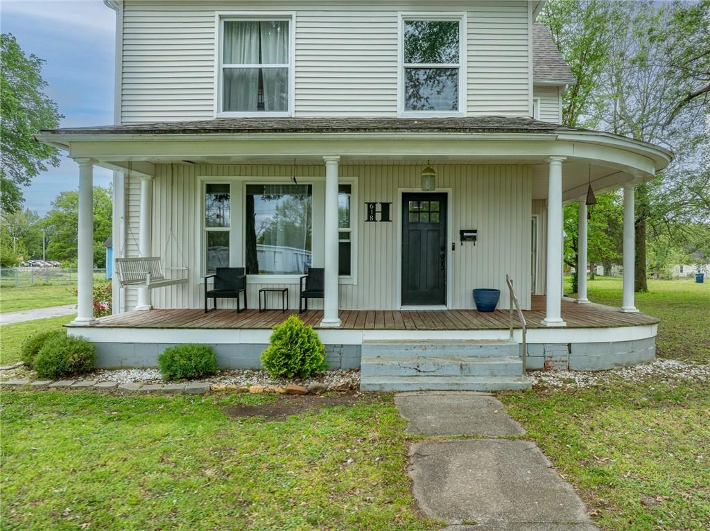 618 E Maple Street Property Photo 3