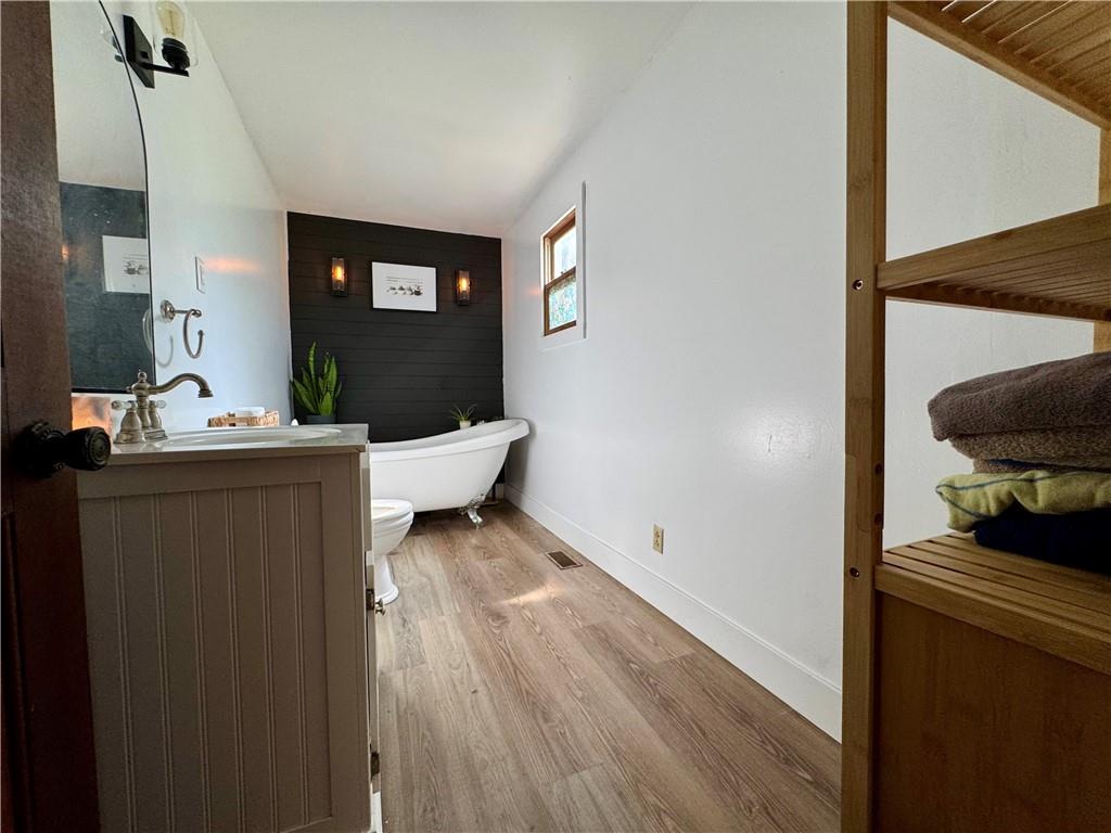618 E Maple Street Property Photo 8