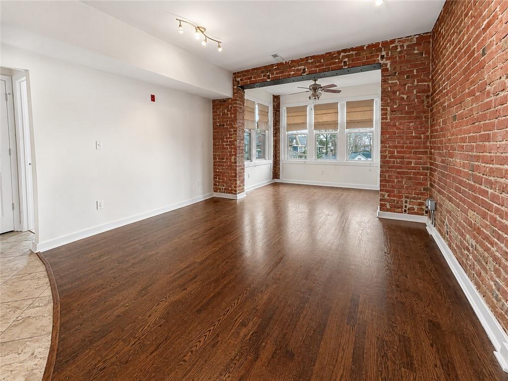 200 E 43rd Street Property Photo 3