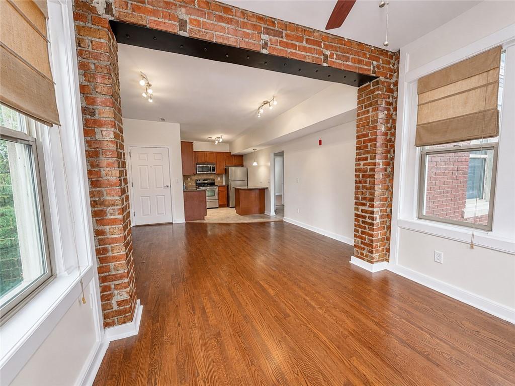 200 E 43rd Street Property Photo 5