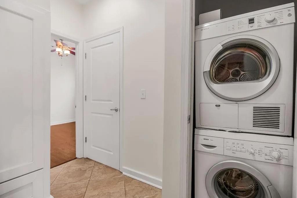 200 E 43rd Street Property Photo 8