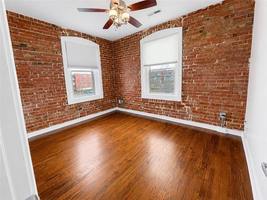 200 E 43rd Street Property Photo 9