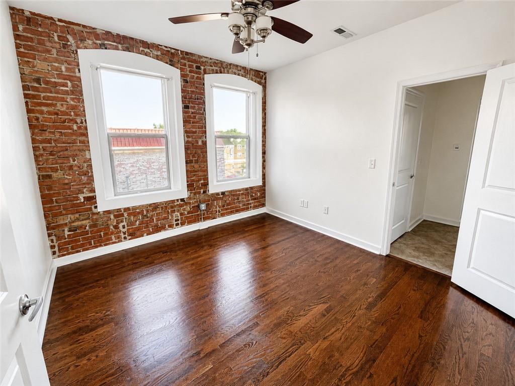 200 E 43rd Street Property Photo 10