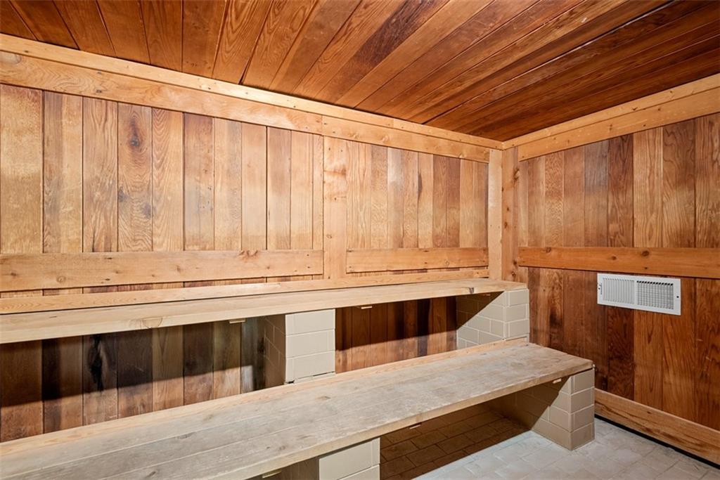 3838 Rainbow Boulevard Property Photo 23