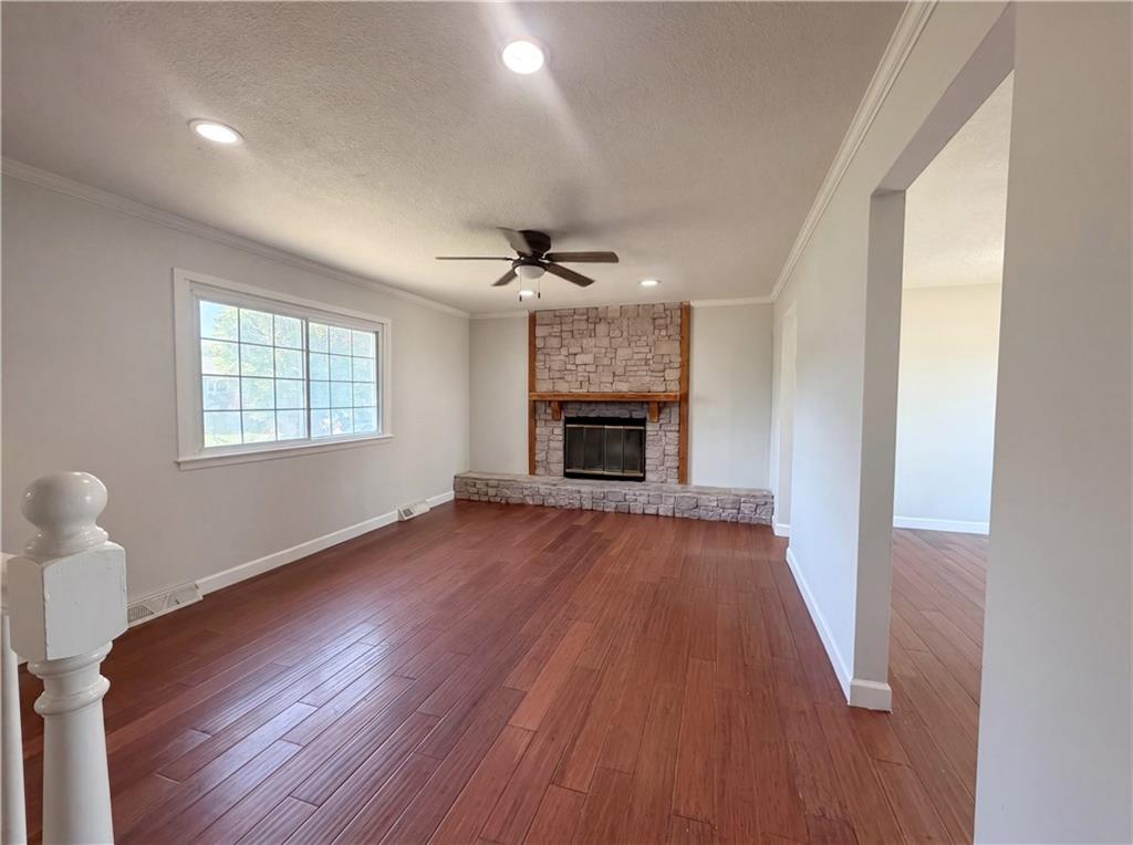 231 Downey Drive Property Photo 3