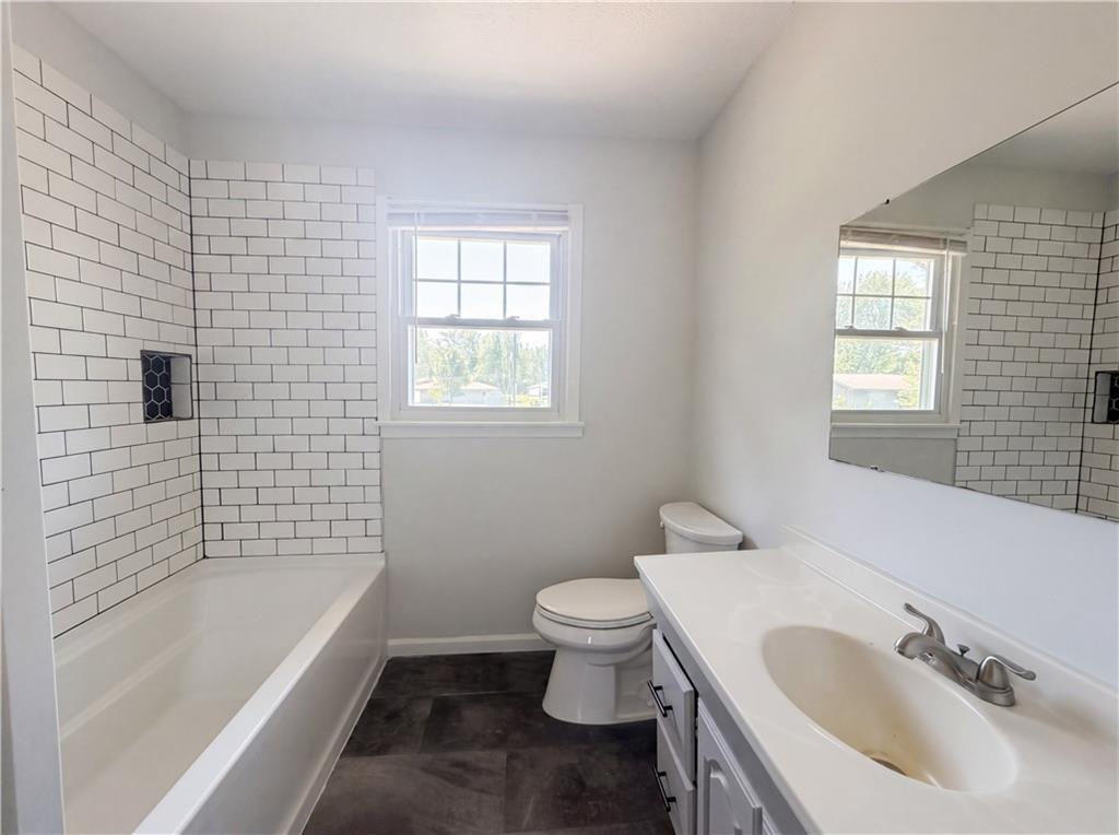 231 Downey Drive Property Photo 6