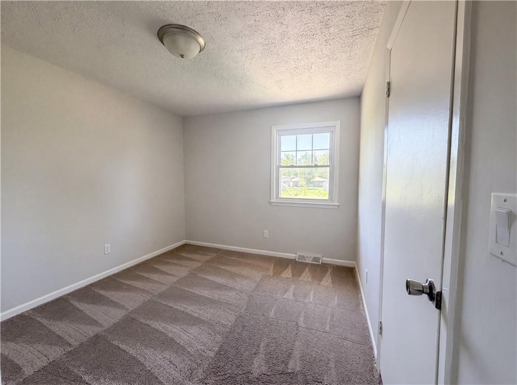 231 Downey Drive Property Photo 10